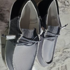 Hey dude look a like